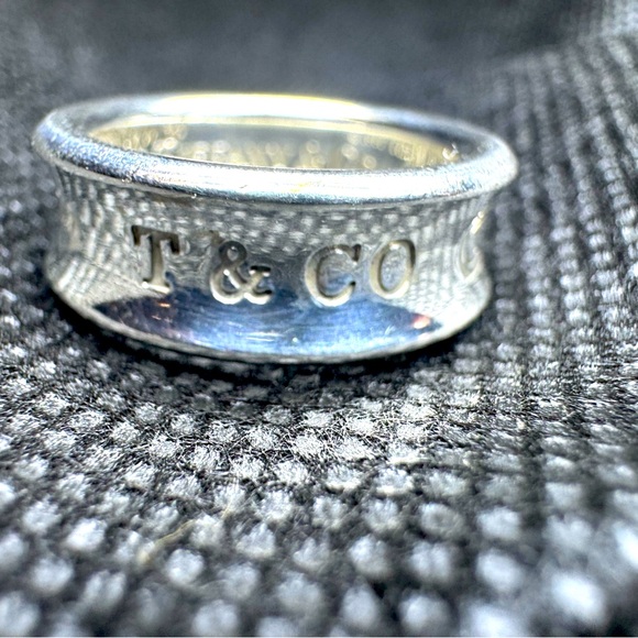 Tiffany & Co. Concave Ring Sterling Silver Size 5.5 W/ Tiffany Bag Vintage 1997 - Picture 7 of 9